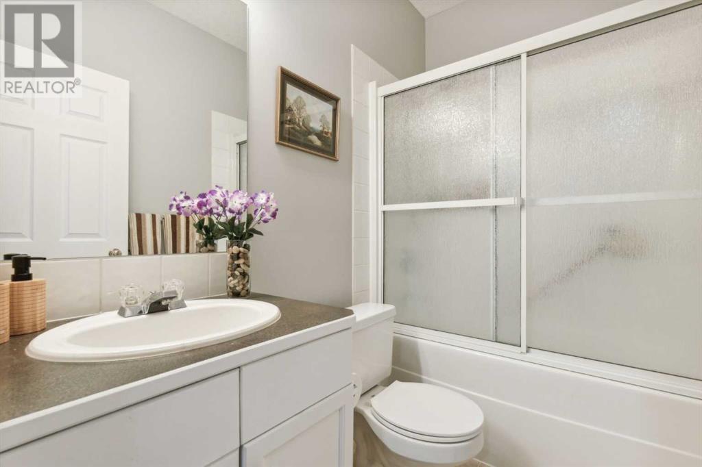 Single Family House Bi-level for Sale in  Martha