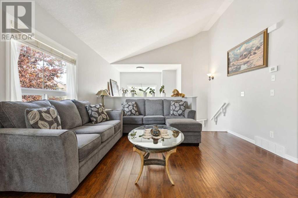 Single Family House Bi-level for Sale in  Martha