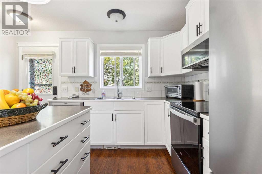 Single Family House Bi-level for Sale in  Martha