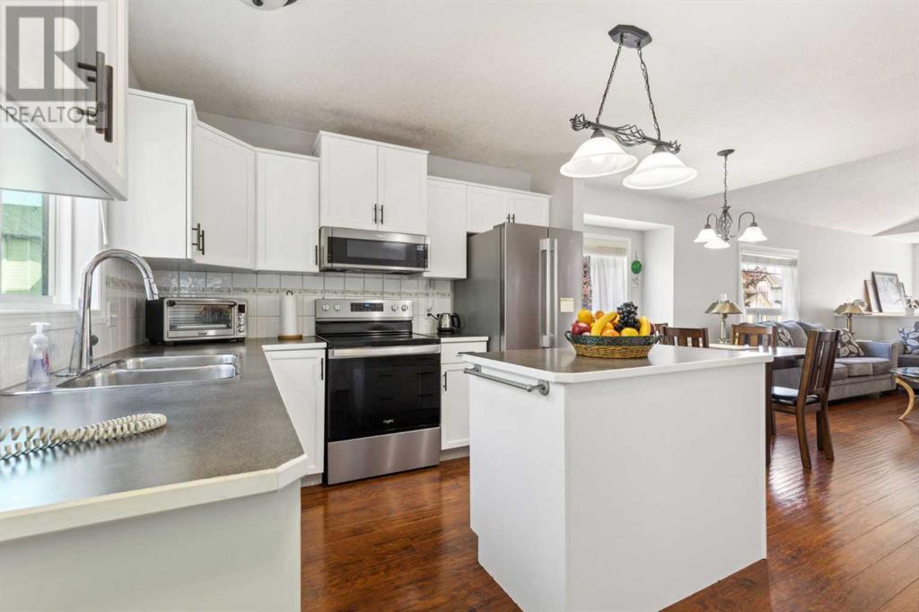 Single Family House Bi-level for Sale in  Martha