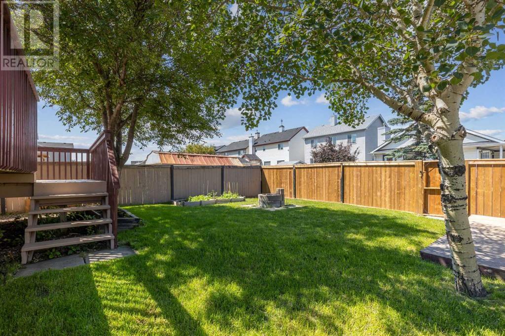 Single Family House Bi-level for Sale in  Martha
