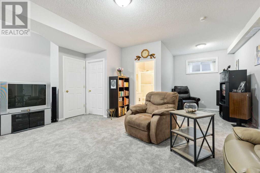 Single Family House Bi-level for Sale in  Martha