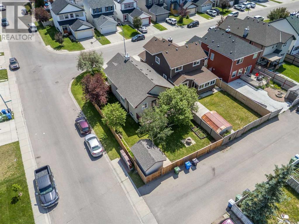 Single Family House Bi-level for Sale in  Martha