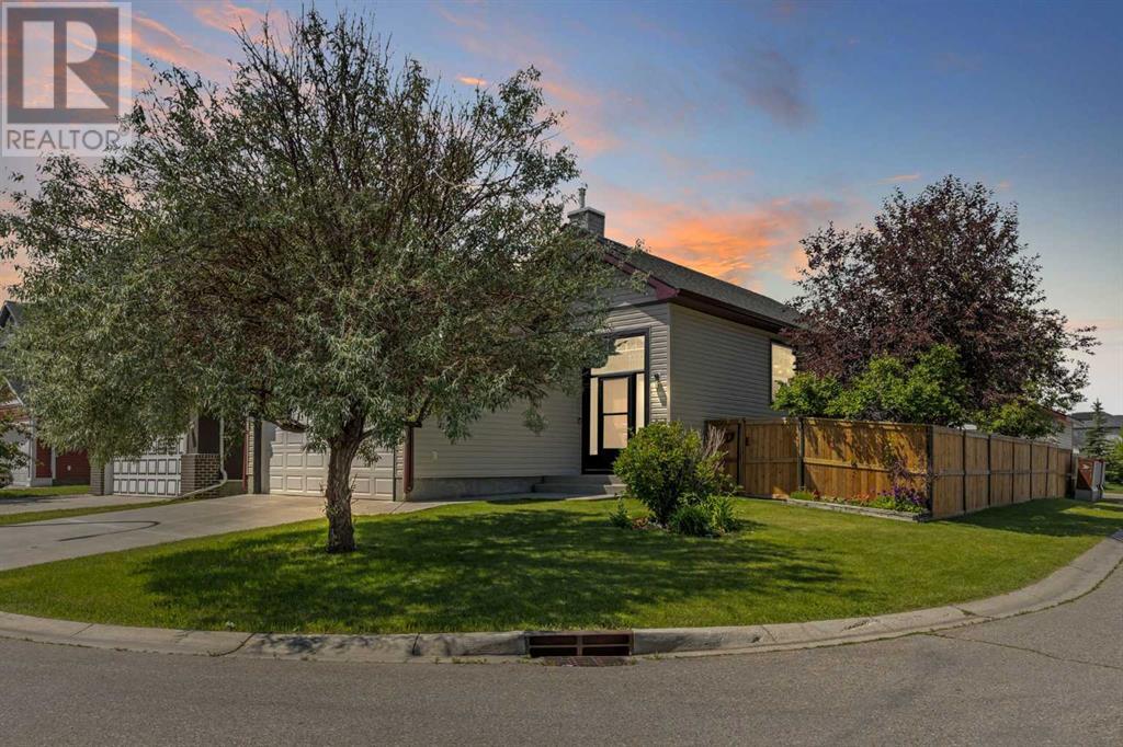 Single Family House Bi-level for Sale in  Martha