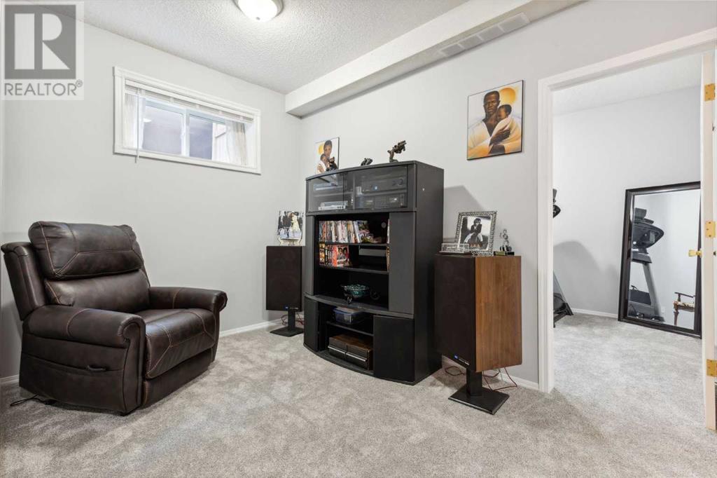 Single Family House Bi-level for Sale in  Martha