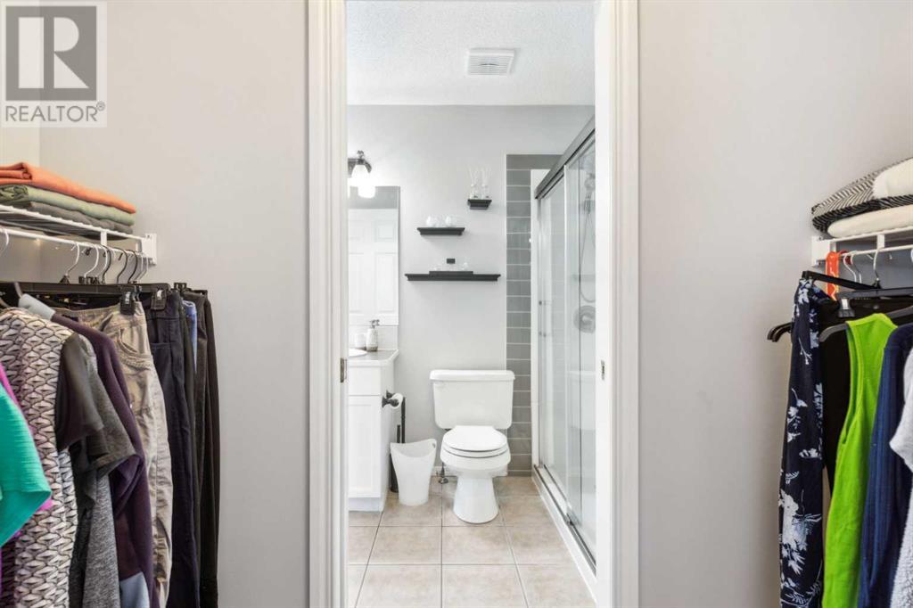 Single Family House Bi-level for Sale in  Martha