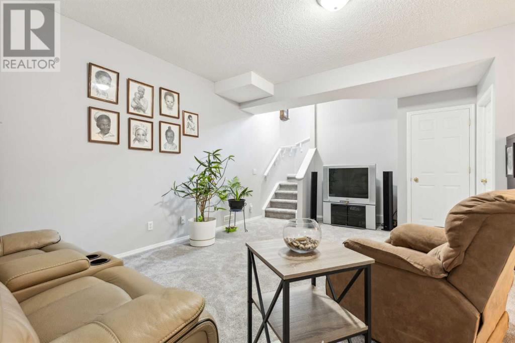 Single Family House Bi-level for Sale in  Martha