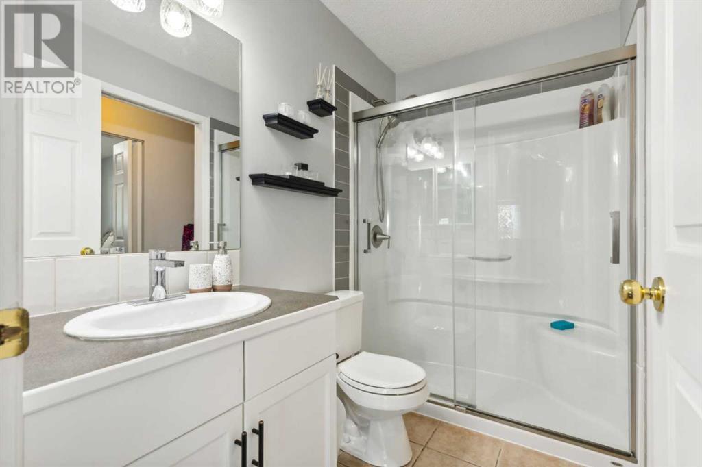 Single Family House Bi-level for Sale in  Martha