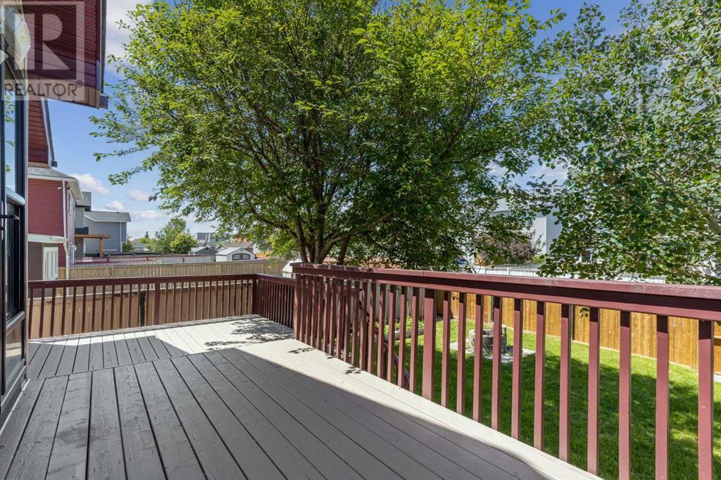 Single Family House Bi-level for Sale in  Martha