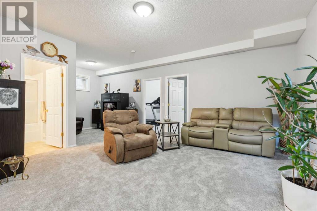 Single Family House Bi-level for Sale in  Martha