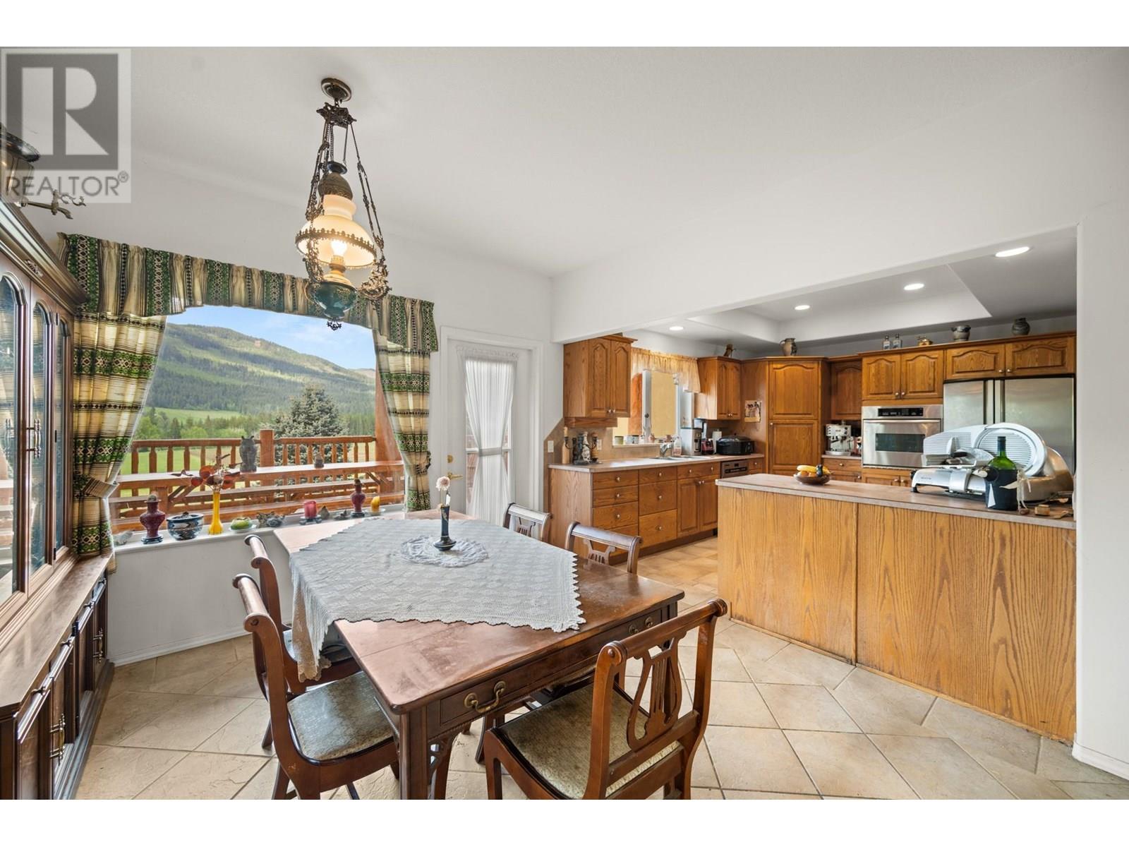 910 Lumby Mabel Lake Road, Lumby