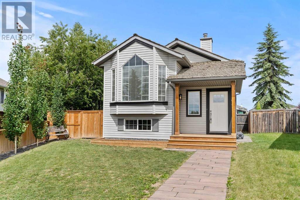 Single Family House Bi-level for Sale in  Mt Aberdeen Close SE McKenzie Lake Calgary 