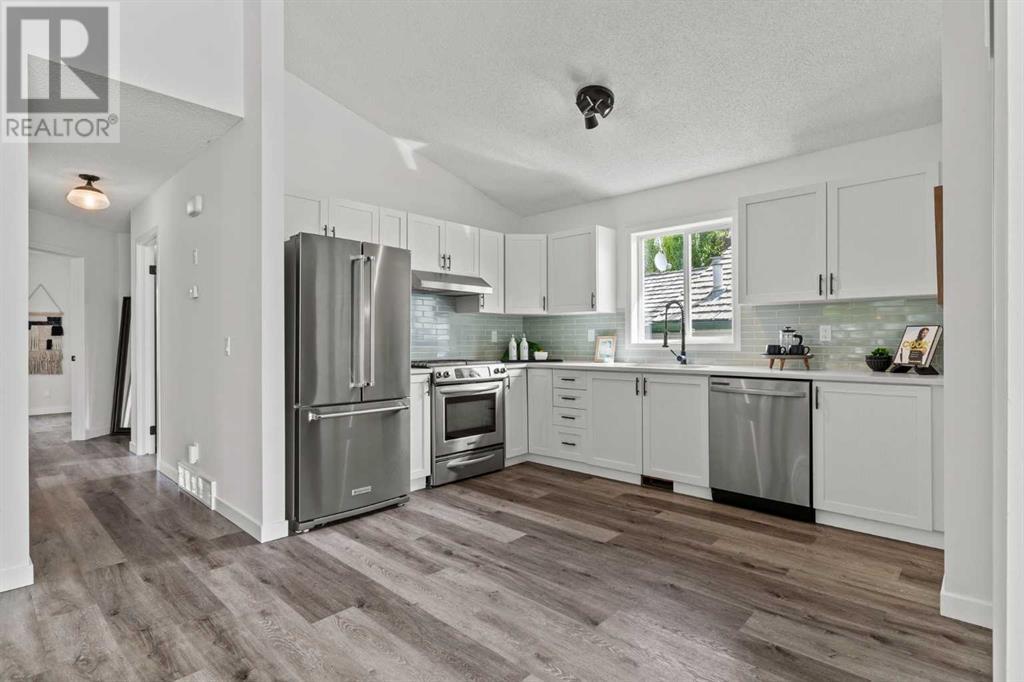 Single Family House Bi-level for Sale in  Mt Aberdeen Close SE McKenzie Lake Calgary 
