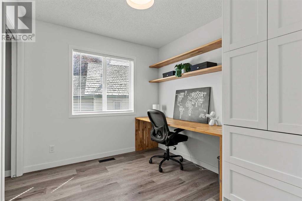 Single Family House Bi-level for Sale in  Mt Aberdeen Close SE McKenzie Lake Calgary 