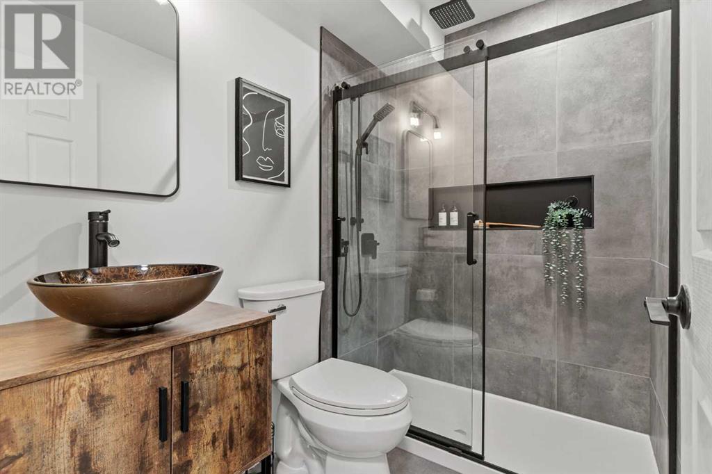Single Family House Bi-level for Sale in  Mt Aberdeen Close SE McKenzie Lake Calgary 