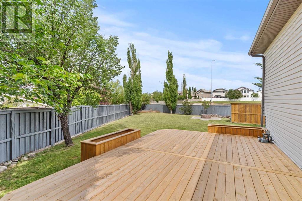 Single Family House Bi-level for Sale in  Mt Aberdeen Close SE McKenzie Lake Calgary 