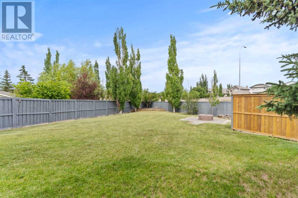 Single Family House Bi-level for Sale in  Mt Aberdeen Close SE McKenzie Lake Calgary 