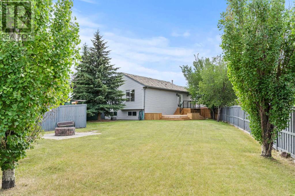Single Family House Bi-level for Sale in  Mt Aberdeen Close SE McKenzie Lake Calgary 