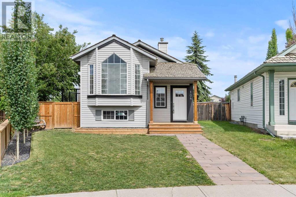 Single Family House Bi-level for Sale in  Mt Aberdeen Close SE McKenzie Lake Calgary 