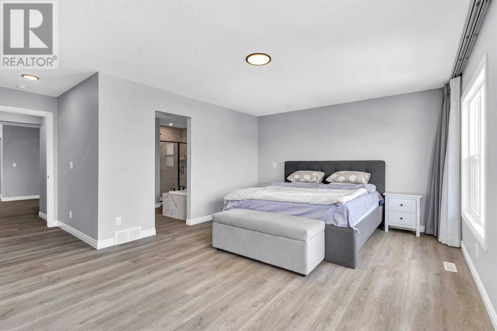 Single Family House for Sale in  Ambleside Crescent NW Moraine Calgary 