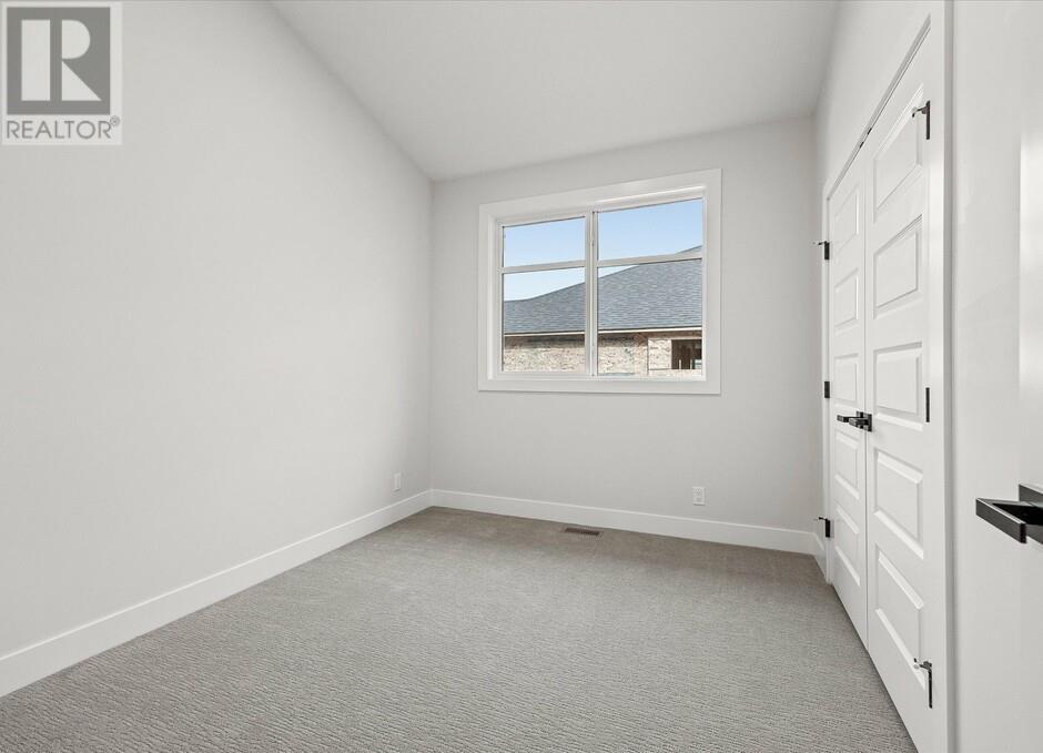 Photo 2 of 1221 Lone Pine Drive, Kelowna BC