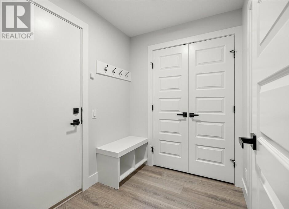 Photo 8 of 1221 Lone Pine Drive, Kelowna BC