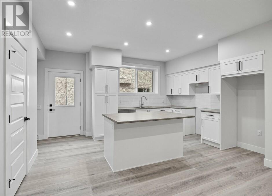 Photo 6 of 1221 Lone Pine Drive, Kelowna BC