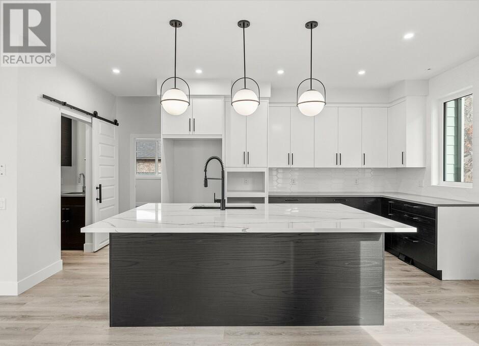 Photo 13 of 1221 Lone Pine Drive, Kelowna BC