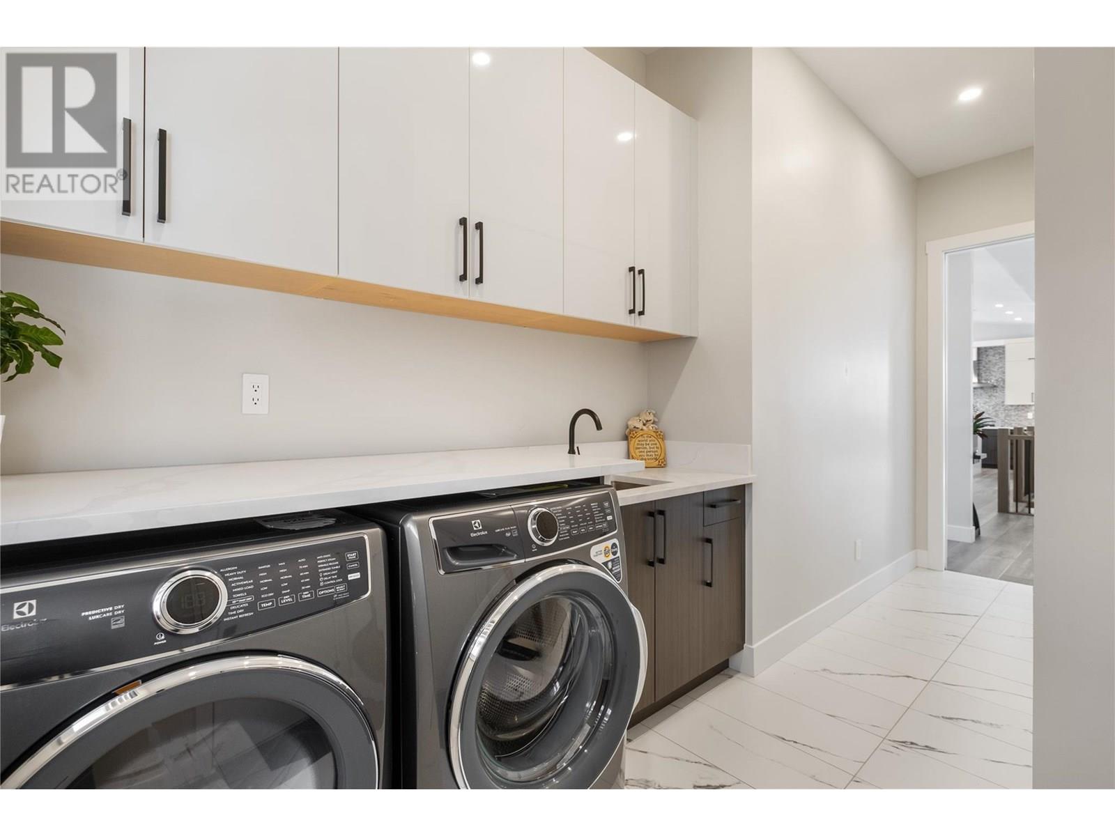 869 Carnoustie Drive, Kelowna