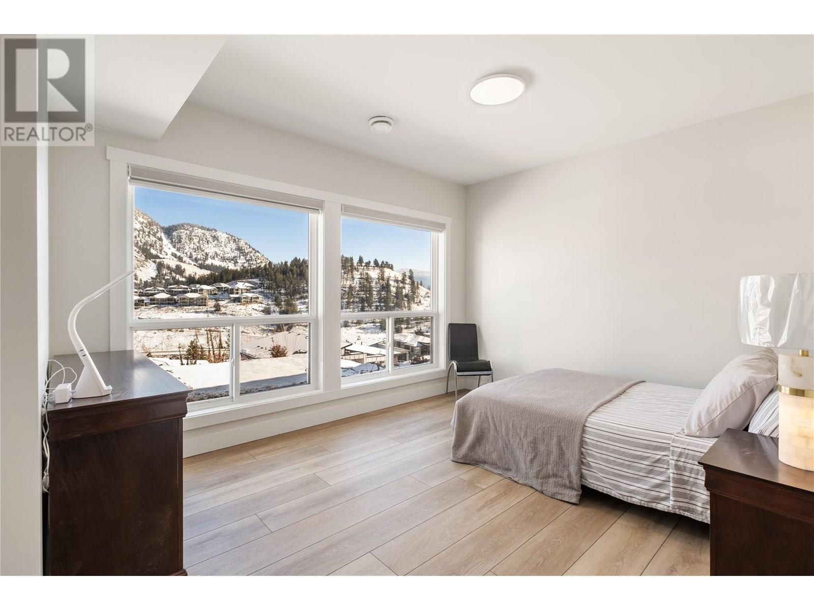 869 Carnoustie Drive, Kelowna