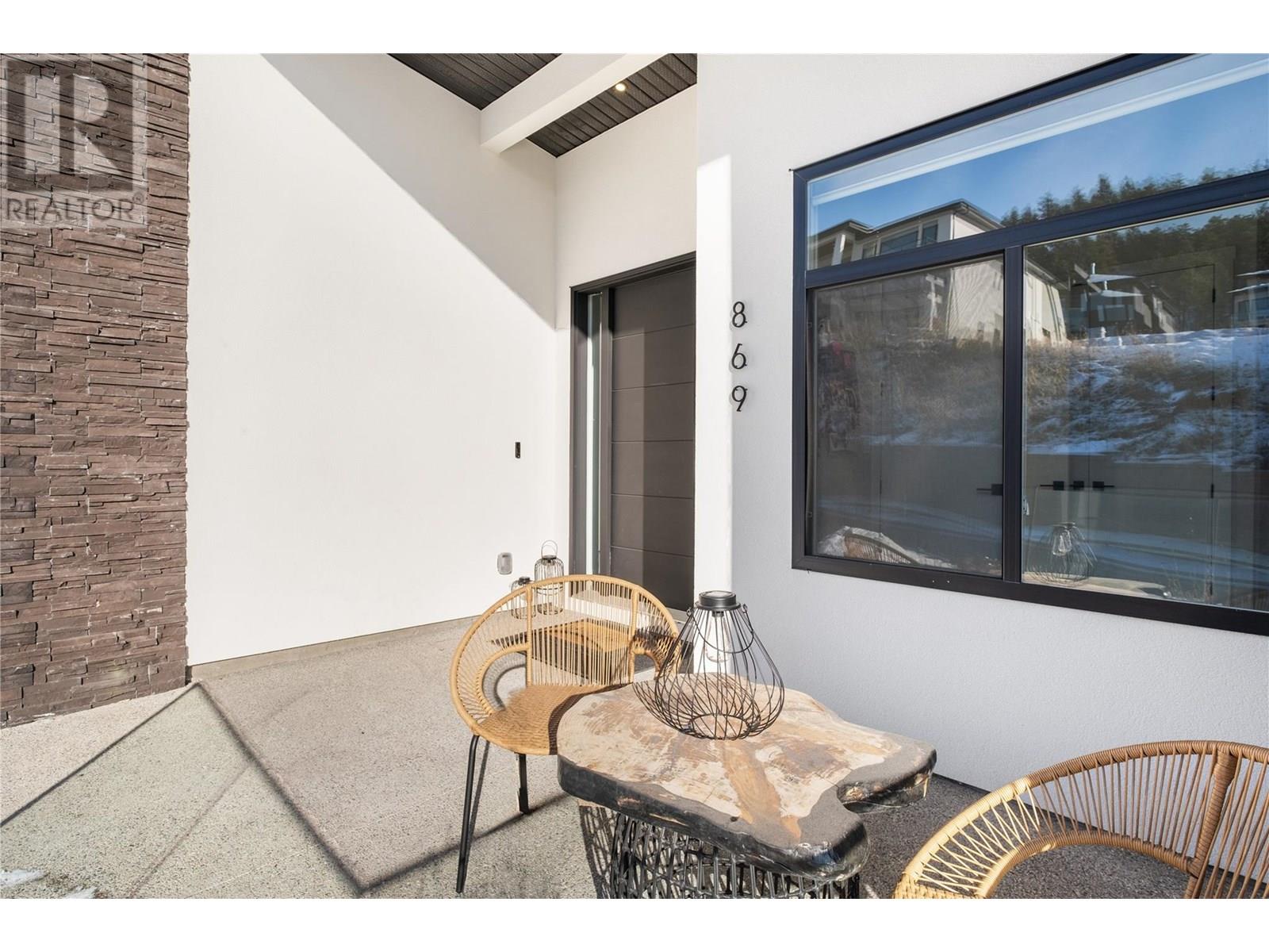 869 Carnoustie Drive, Kelowna