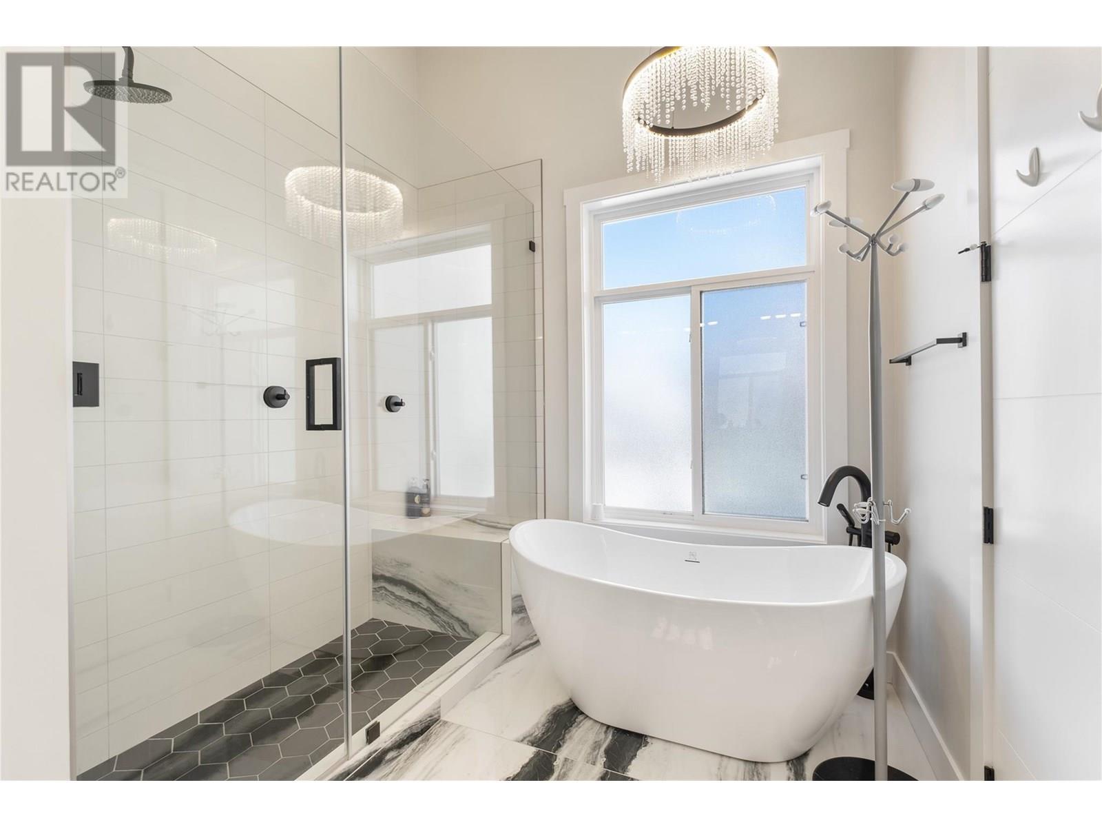 869 Carnoustie Drive, Kelowna