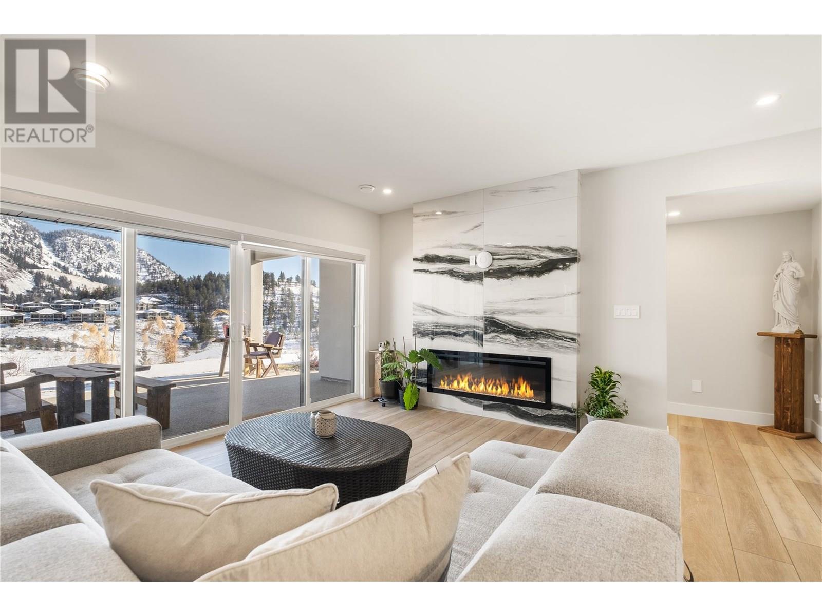 869 Carnoustie Drive, Kelowna