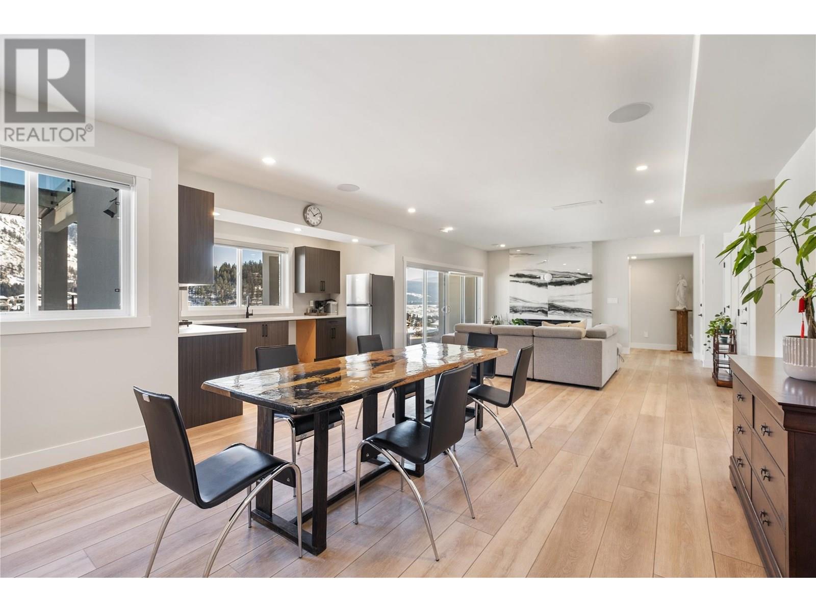 869 Carnoustie Drive, Kelowna