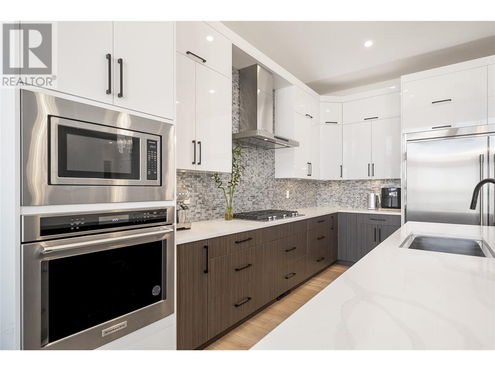 869 Carnoustie Drive, Kelowna