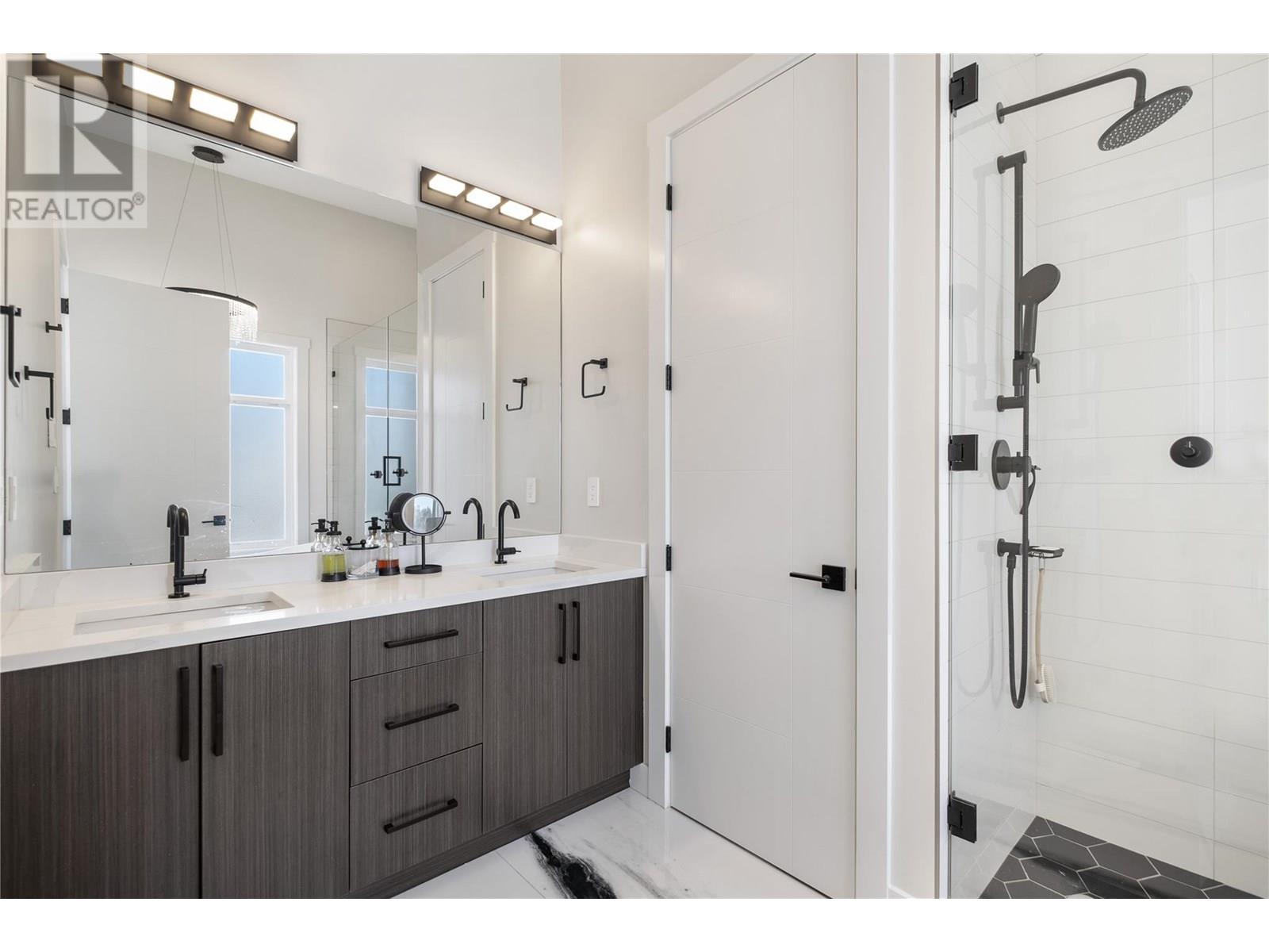 869 Carnoustie Drive, Kelowna