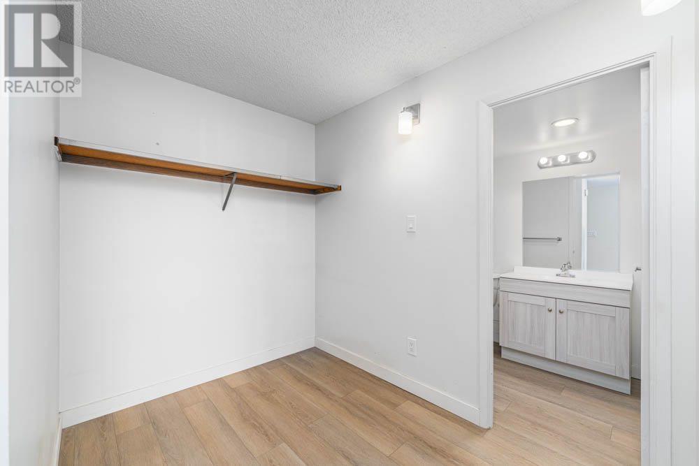 Single Family House for Sale in    Avenue SE Downtown Commercial Core Calgary 
