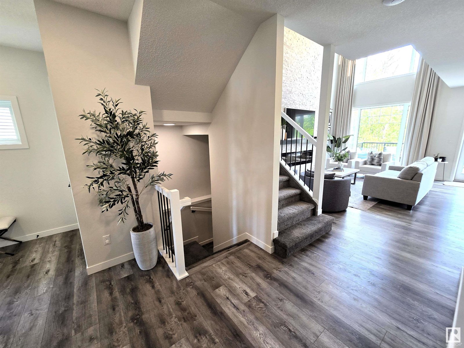 Photo 29 of 1663 Enright Wy Nw, Edmonton AB