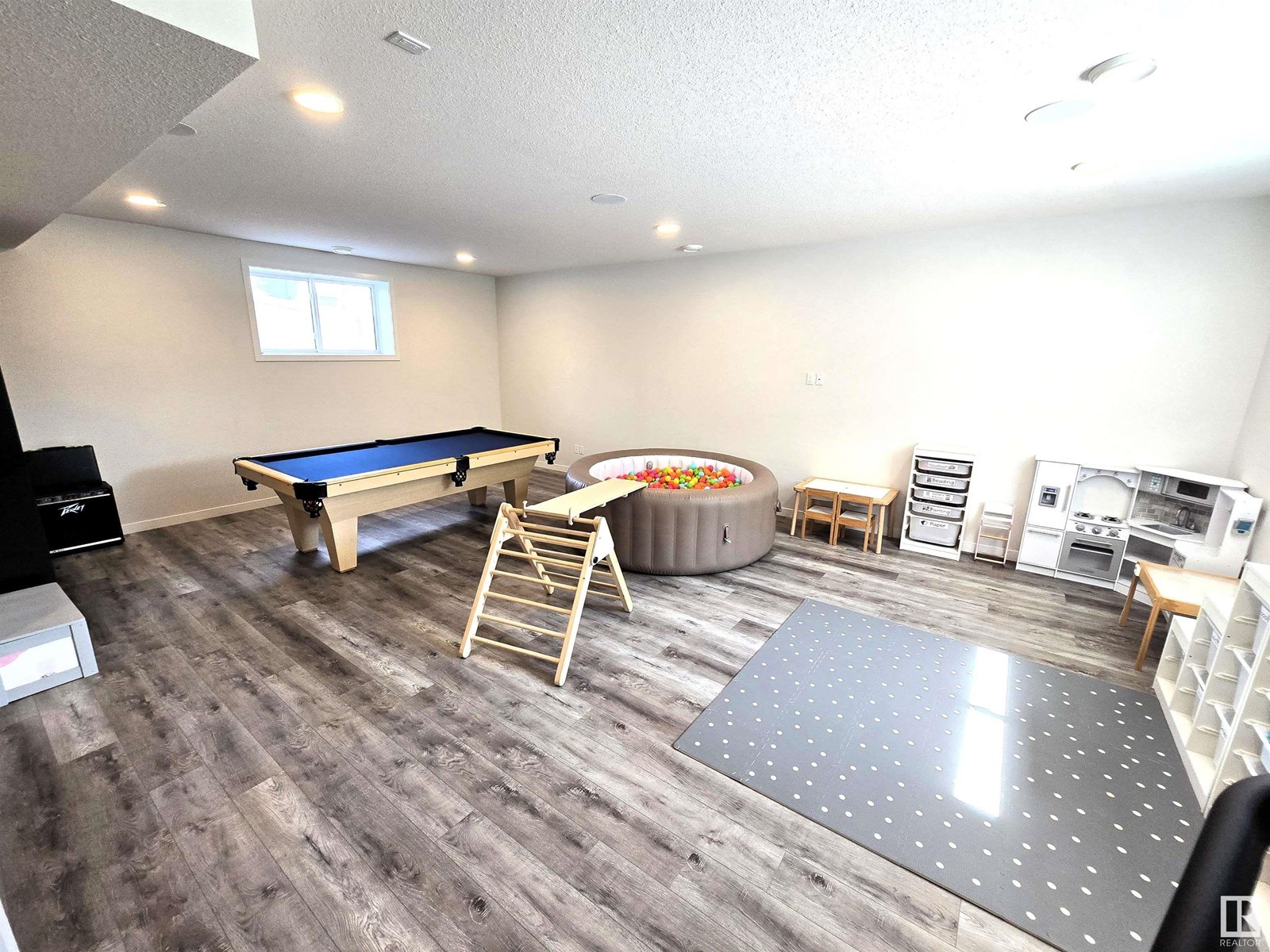 Photo 6 of 1663 Enright Wy Nw, Edmonton AB