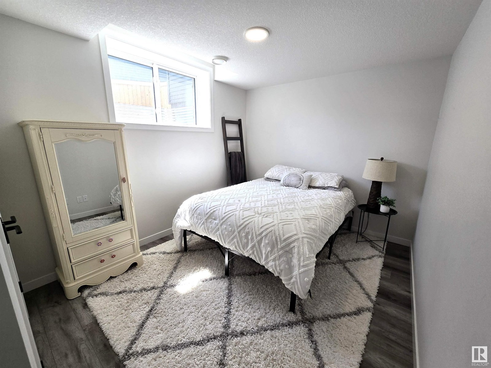 Photo 27 of 1663 Enright Wy Nw, Edmonton AB