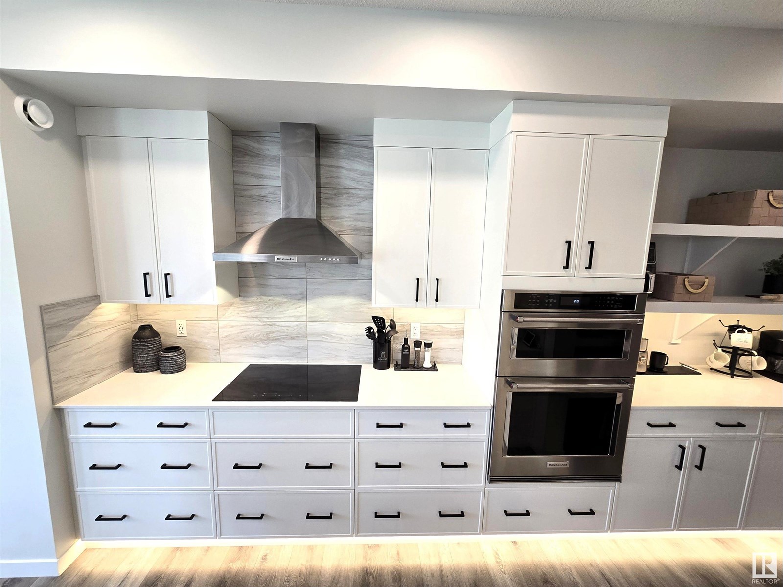 Photo 8 of 1663 Enright Wy Nw, Edmonton AB