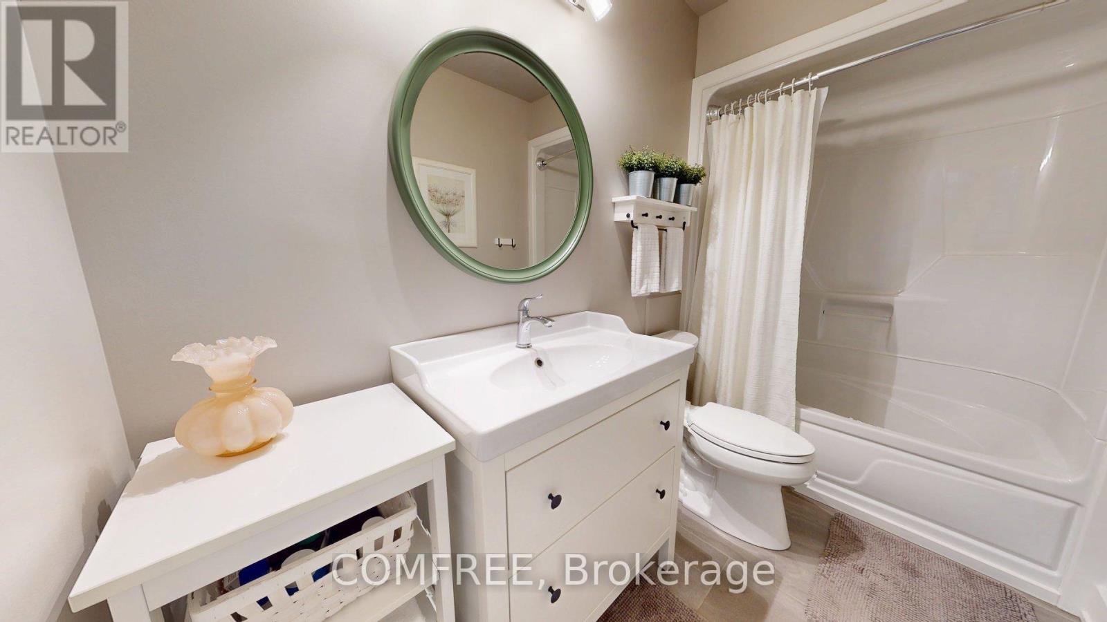 Photo 25 of 55 Binscarth Crescent, Ottawa ON