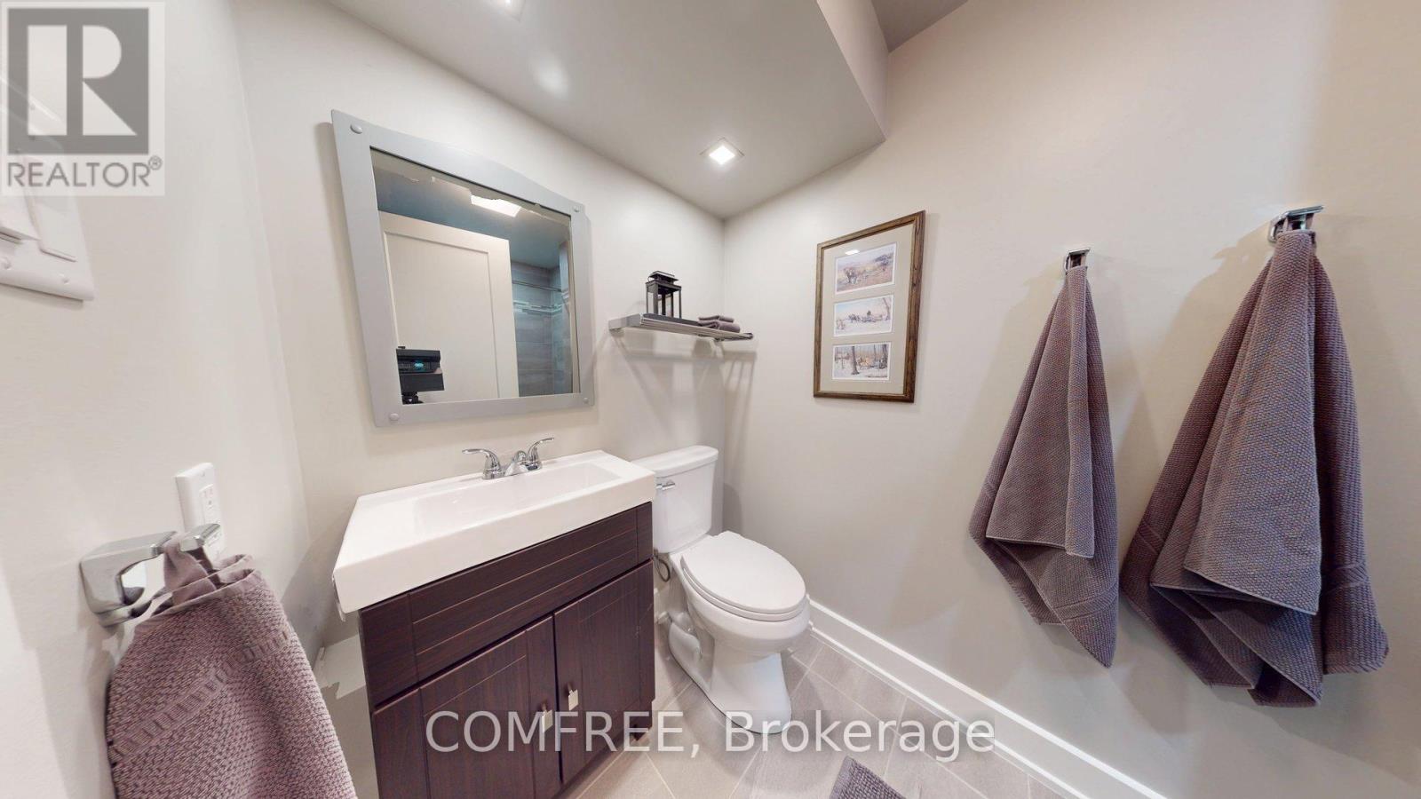 Photo 23 of 55 Binscarth Crescent, Ottawa ON