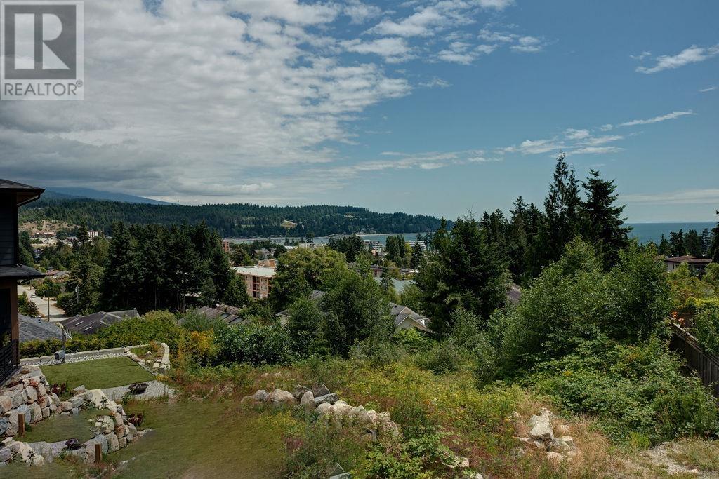5618 DUNGENESS PLACE, Sechelt