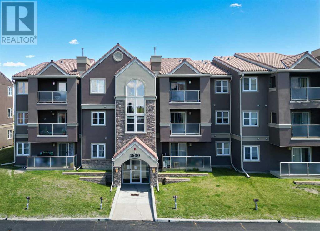 Single Family House for Sale in   Edenwold Heights NW Edgemont Calgary 