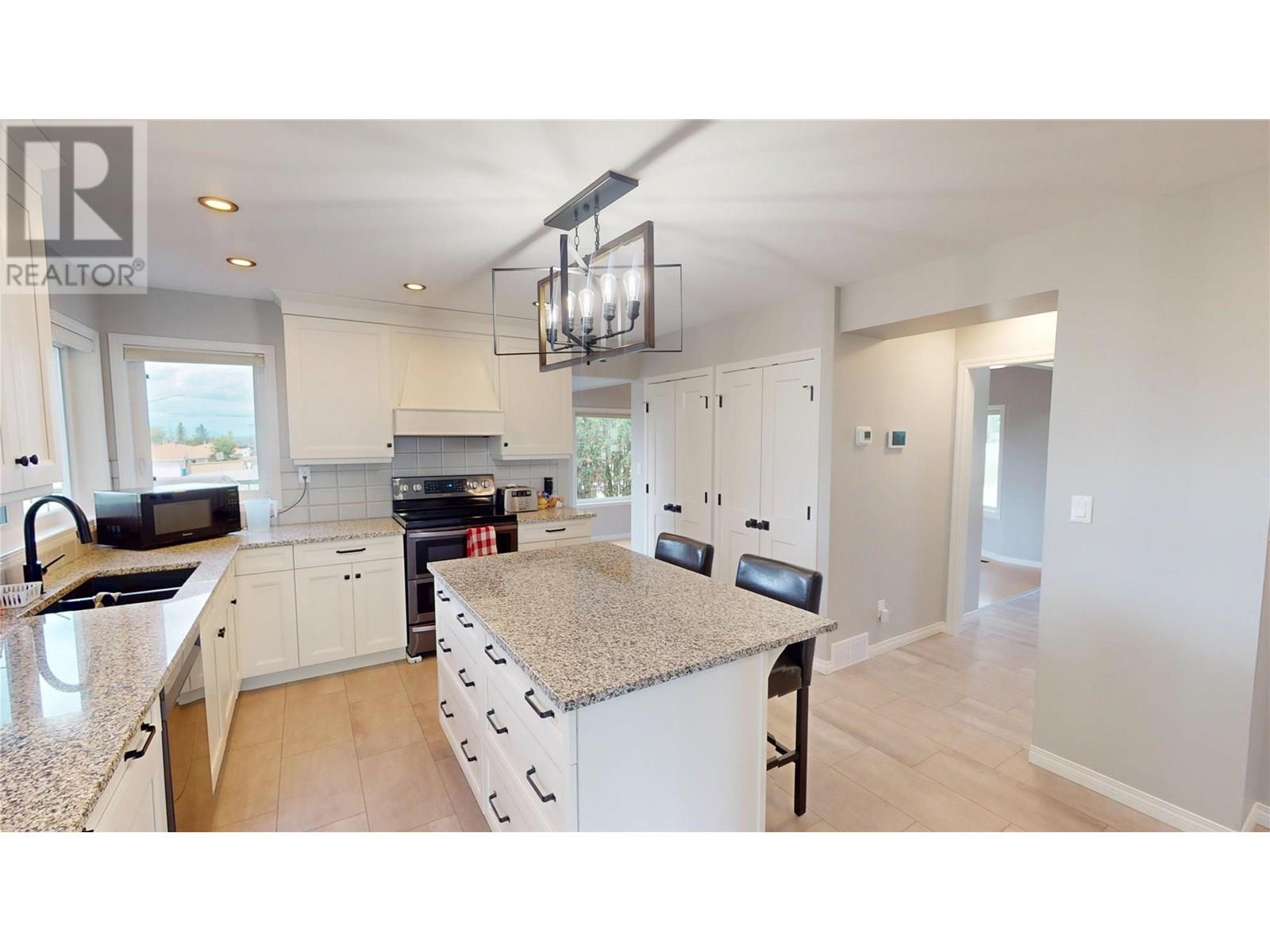 717 27th Avenue S, Cranbrook