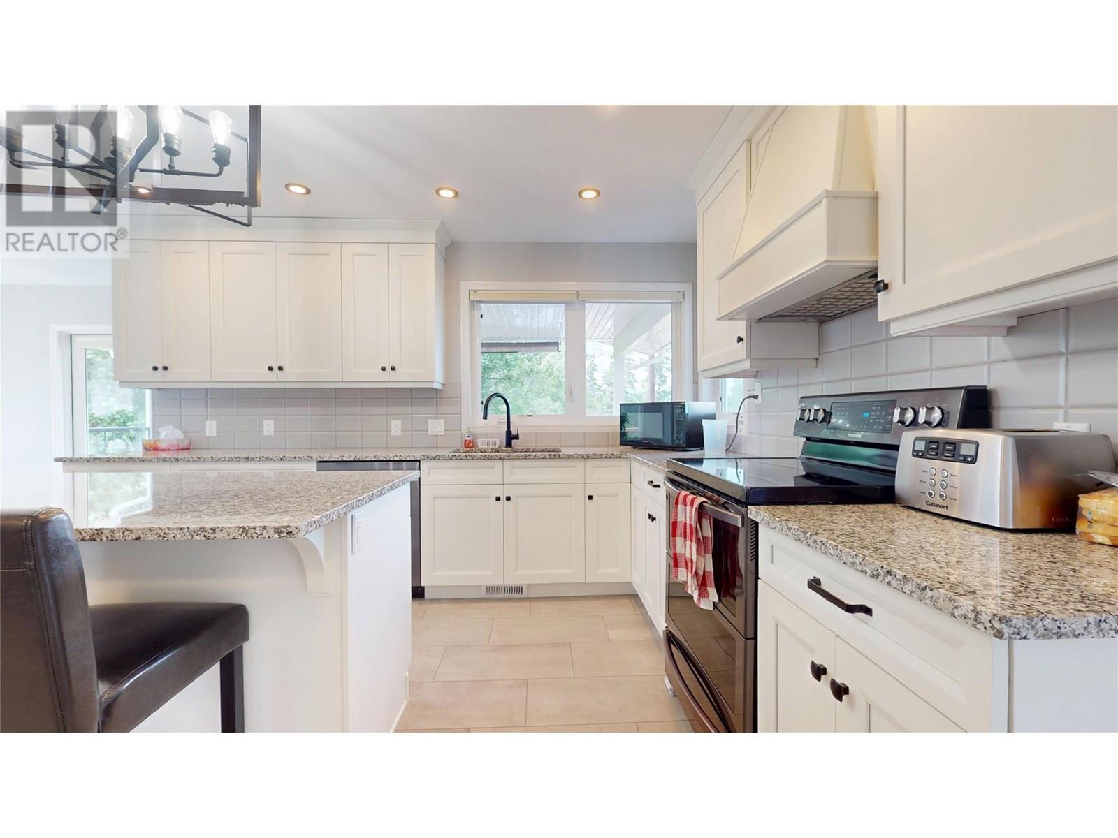 717 27th Avenue S, Cranbrook