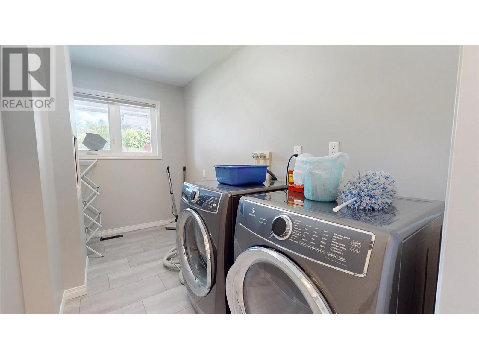 717 27th Avenue S, Cranbrook