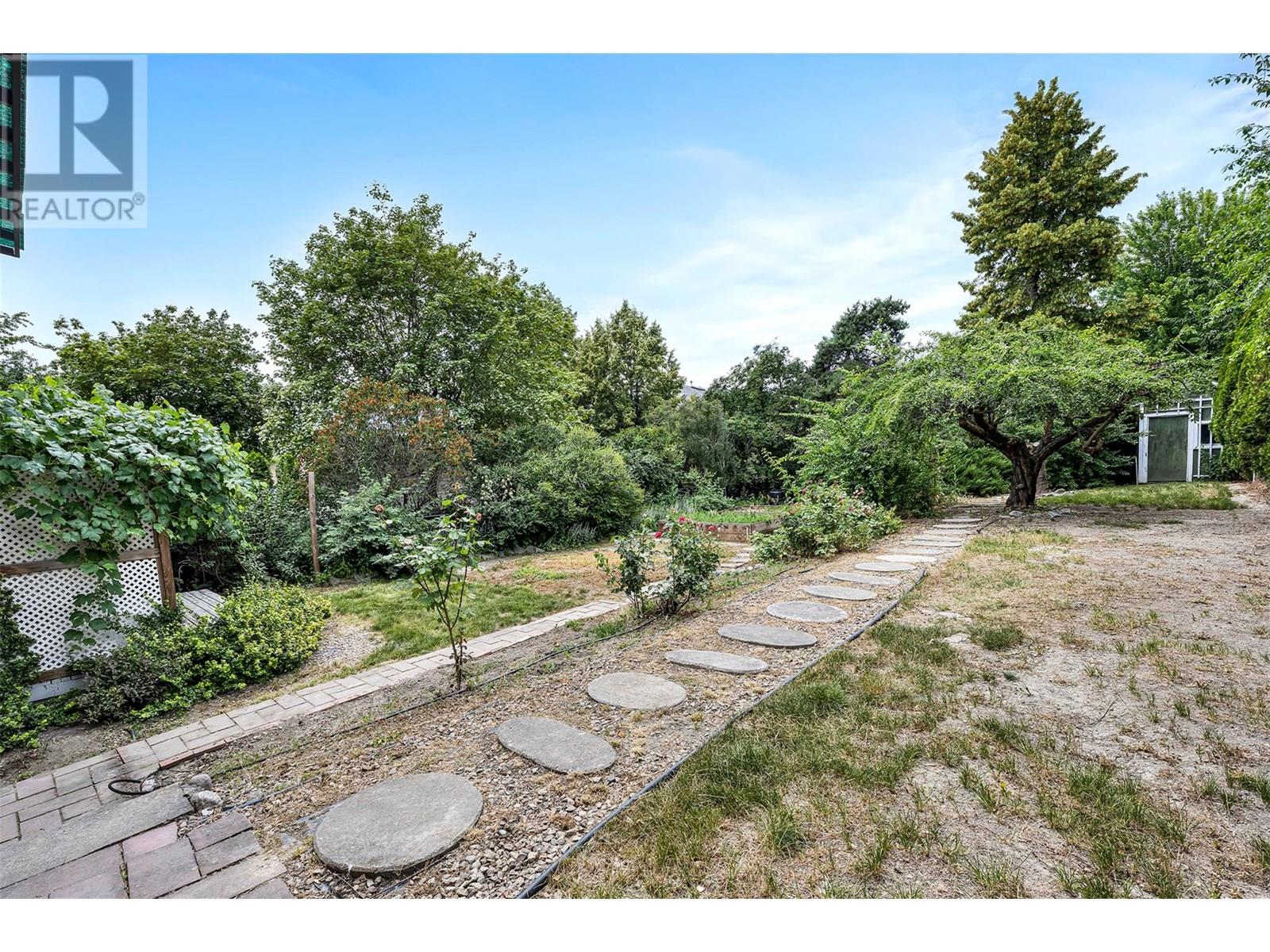 Photo 9 of 2916 Allenby Way, Vernon BC