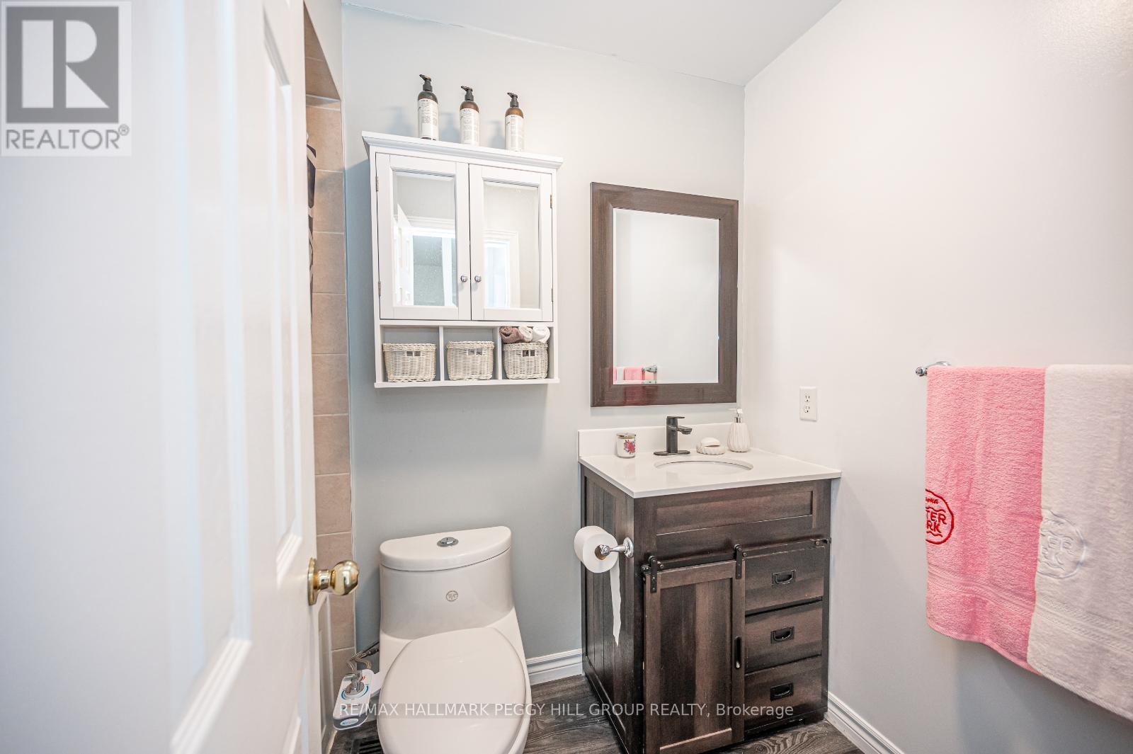 Photo 13 of 5 Arch Brown Court, Barrie ON